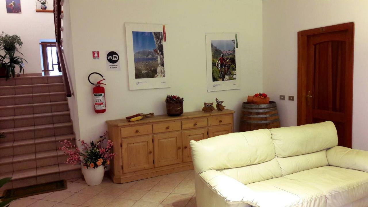 Villa Paradiso Parolari Tenno Buitenkant foto